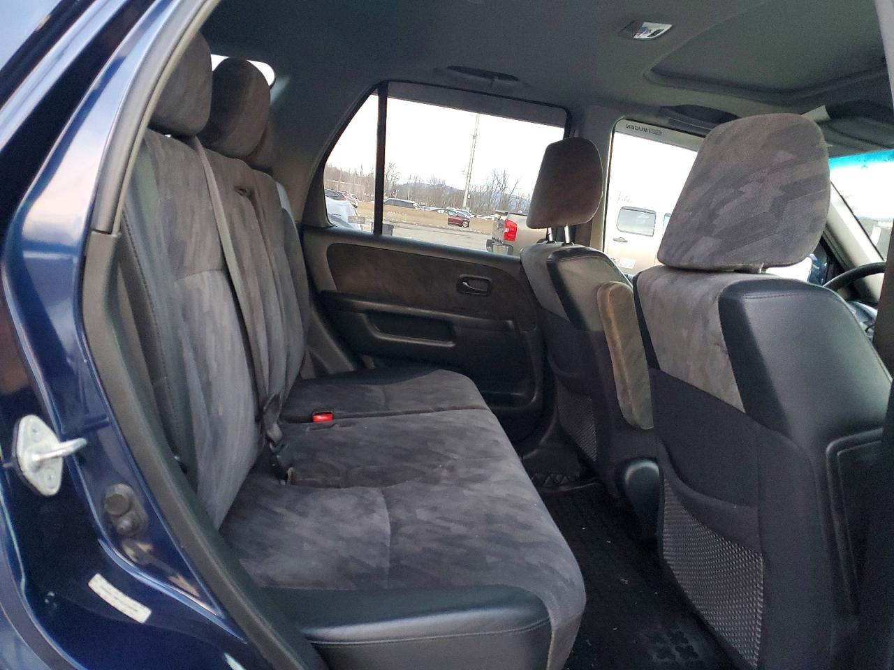 2004 HONDA CR-V photo 11