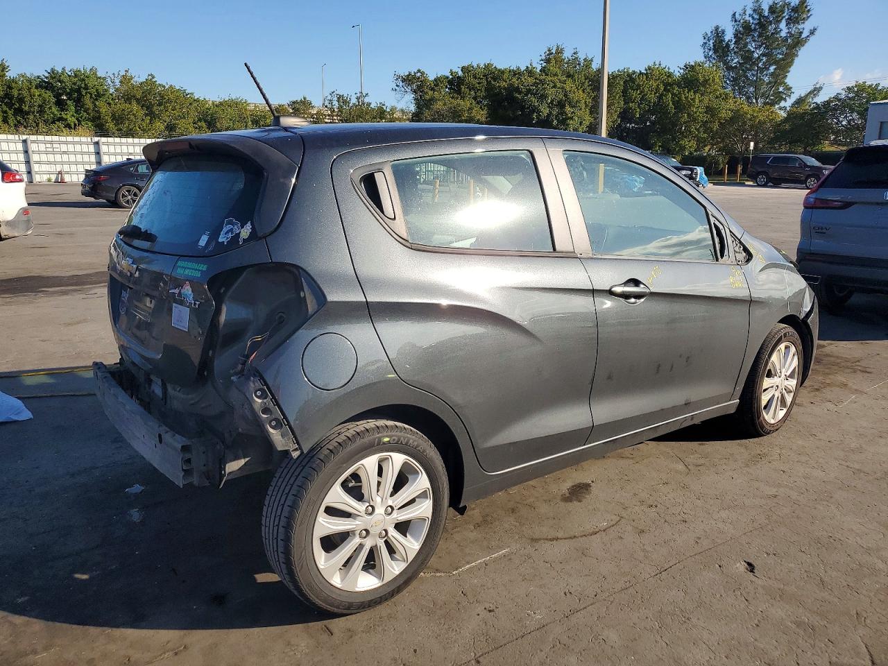 2018 CHEVROLET SPARK 1LT photo 3