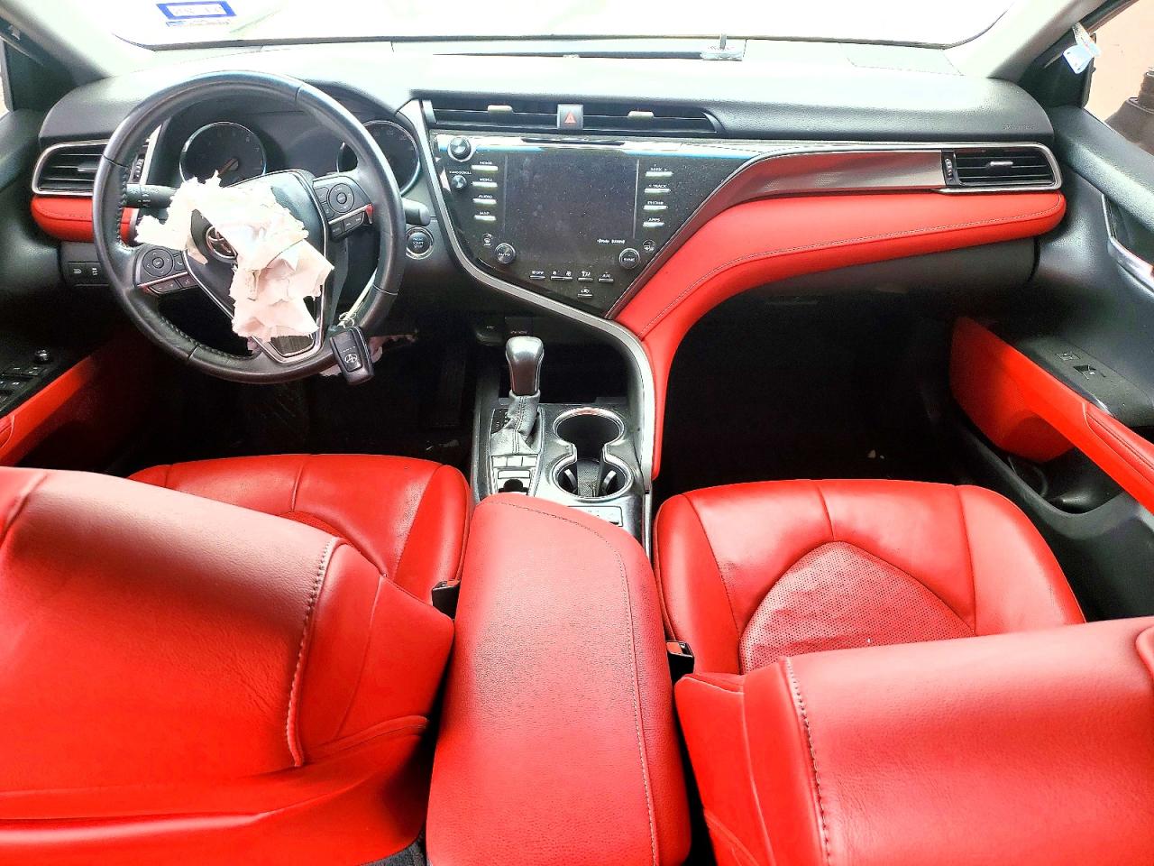 2020 TOYOTA CAMRY XSE photo 8