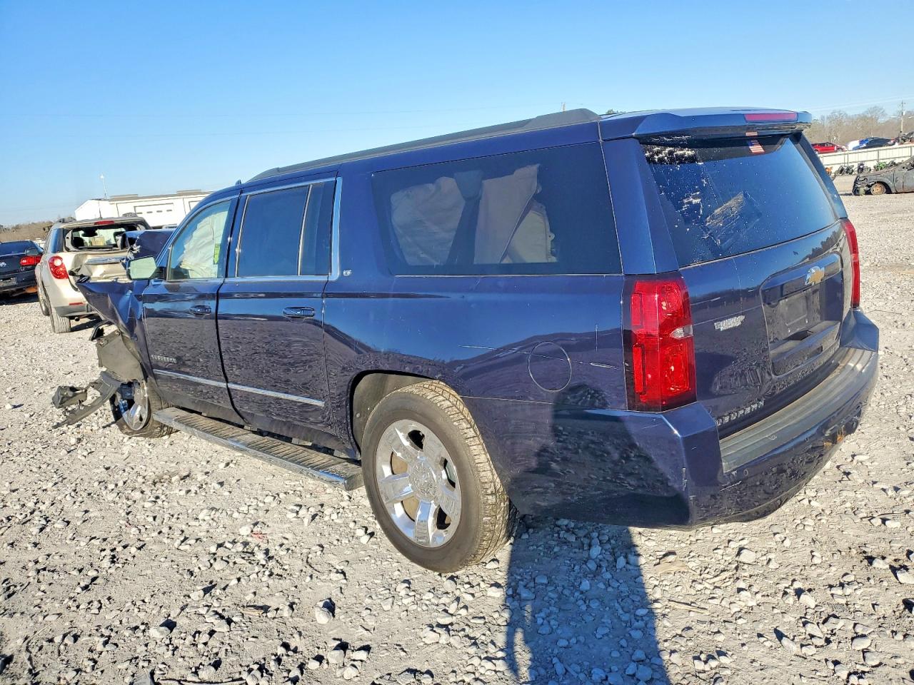 2018 CHEVROLET SUBURBAN K1500 LT photo 2