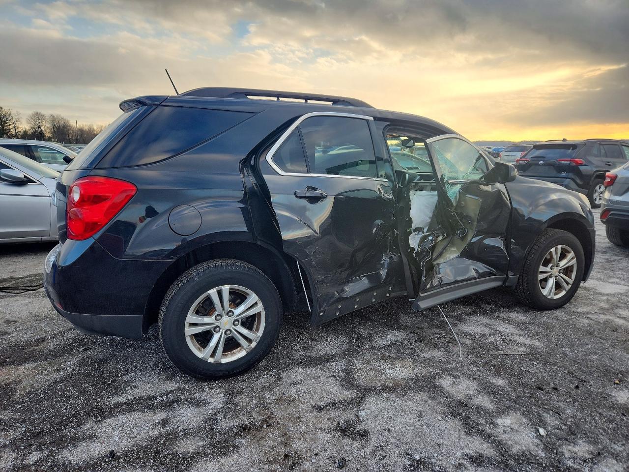 2014 CHEVROLET EQUINOX LT photo 3