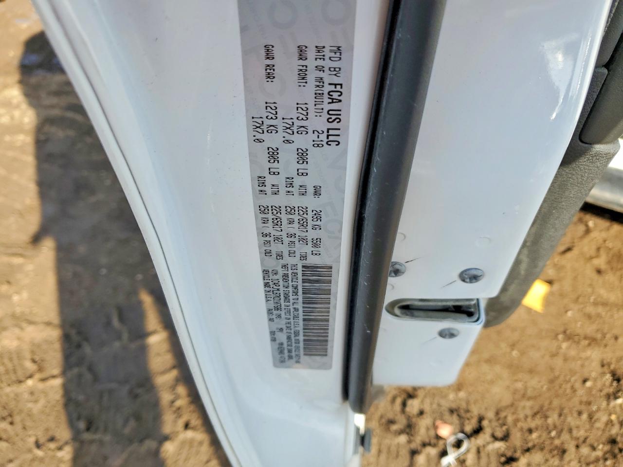 2019 JEEP CHEROKEE photo 13