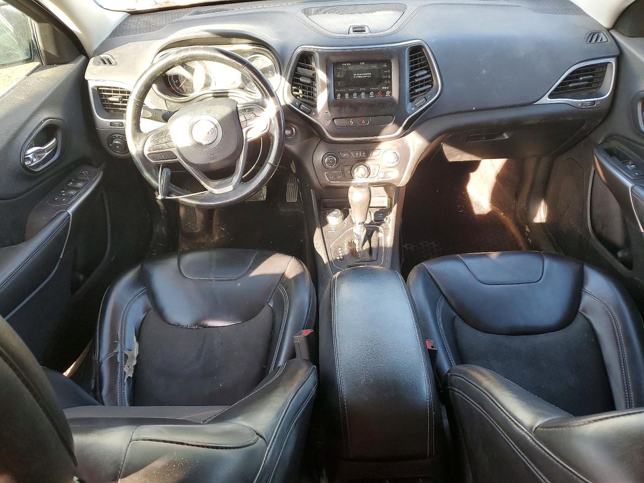 2019 JEEP CHEROKEE photo 8