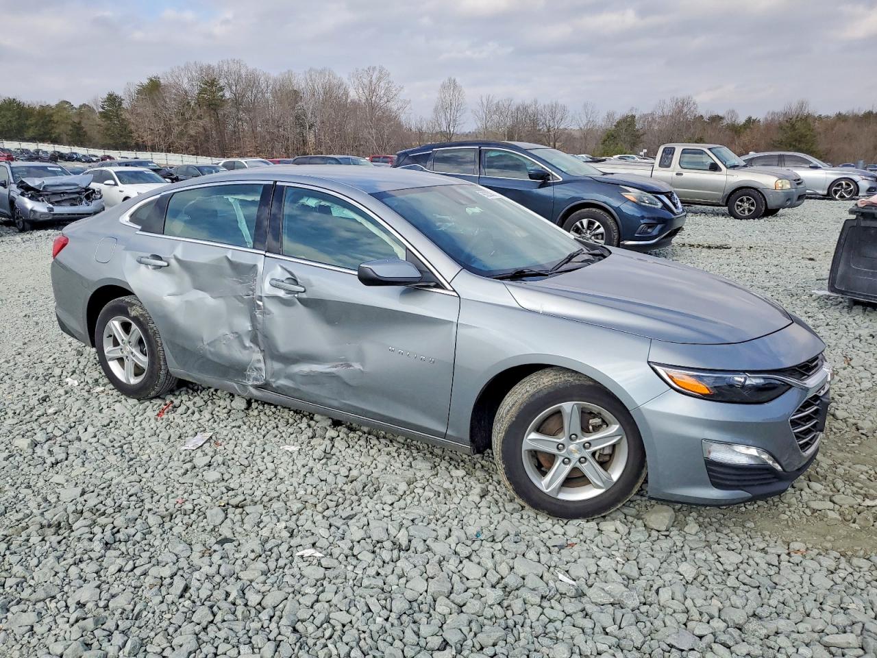 2024 CHEVROLET MALIBU LT photo 4