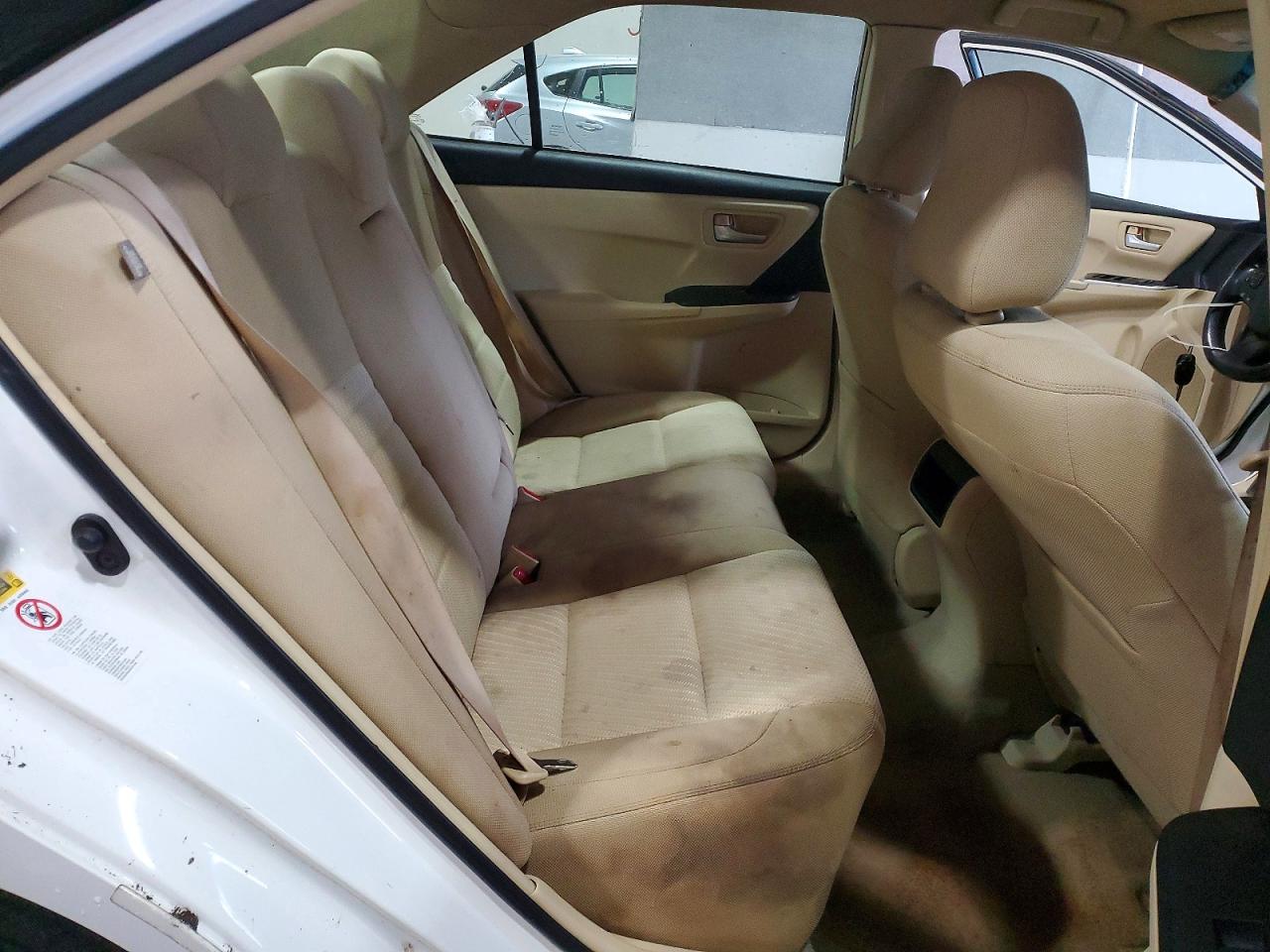 2015 TOYOTA CAMRY LE photo 10