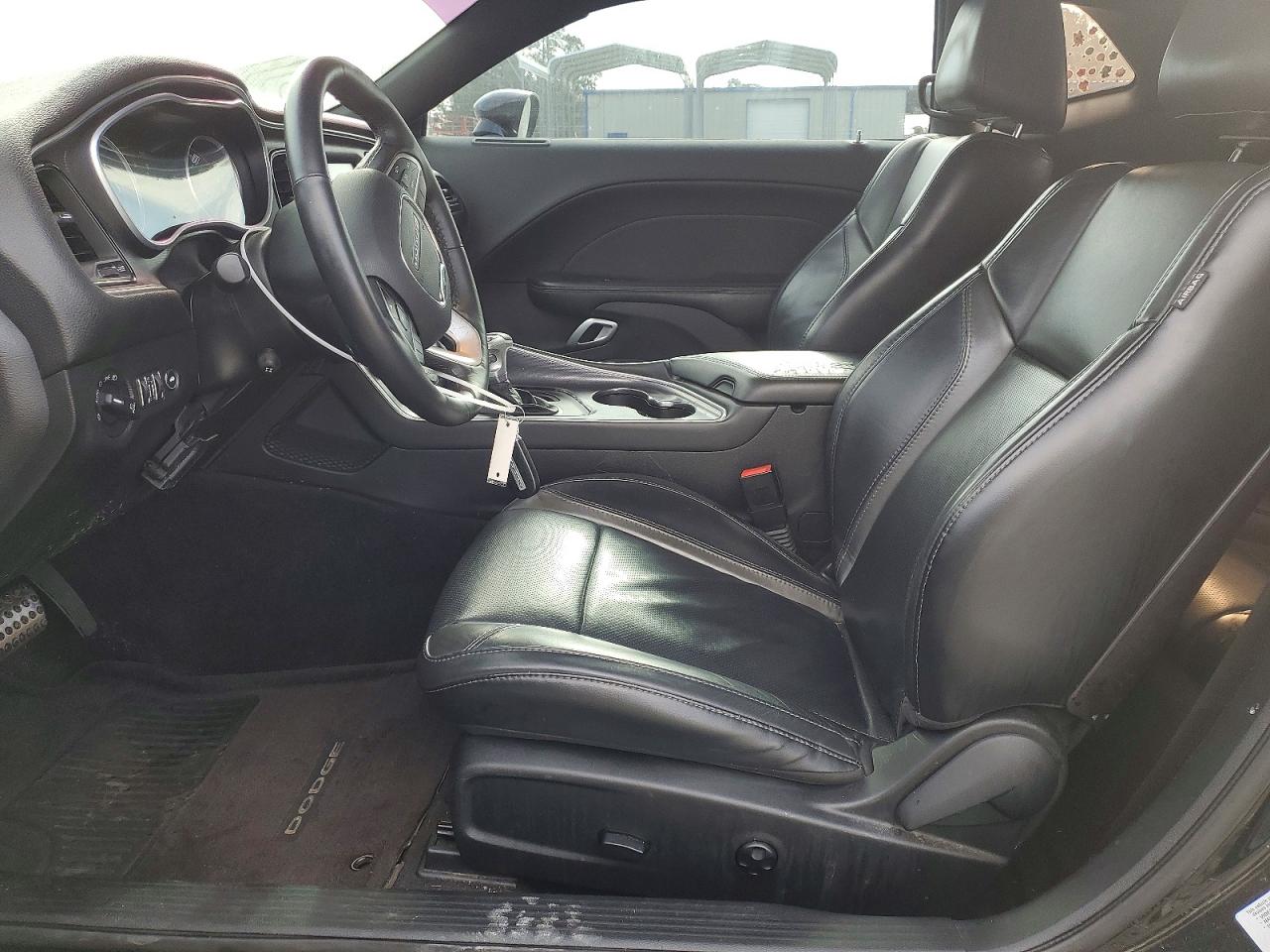 2016 DODGE CHALLENGER SXT photo 7