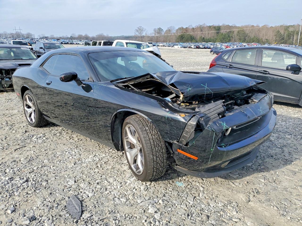 2016 DODGE CHALLENGER SXT photo 4
