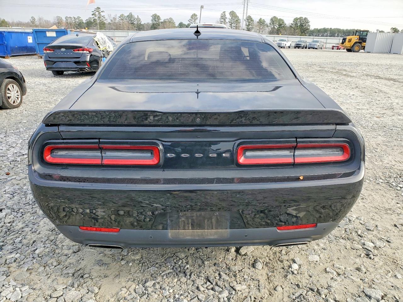 2016 DODGE CHALLENGER SXT photo 6
