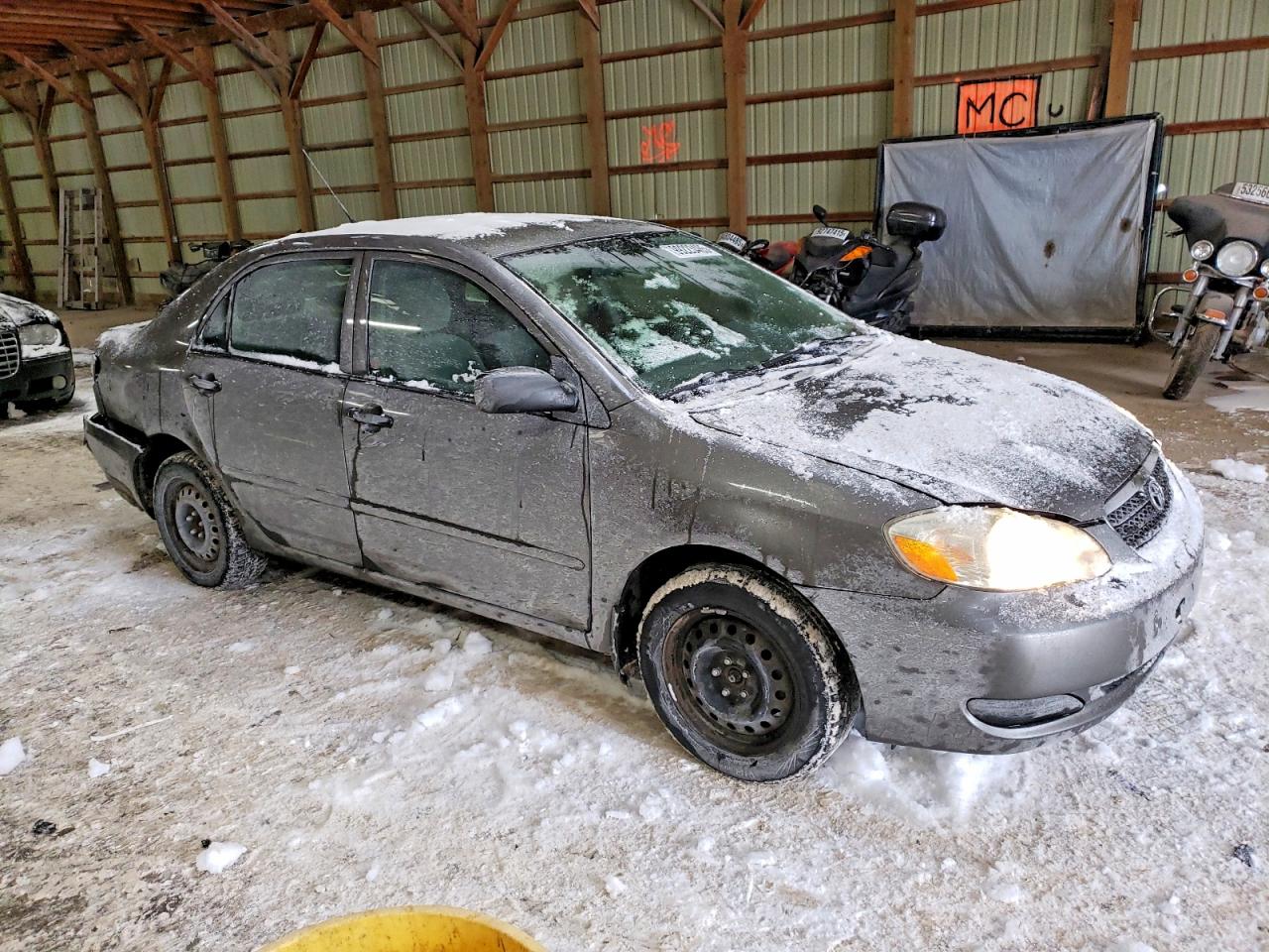 2005 TOYOTA COROLLA CE photo 4