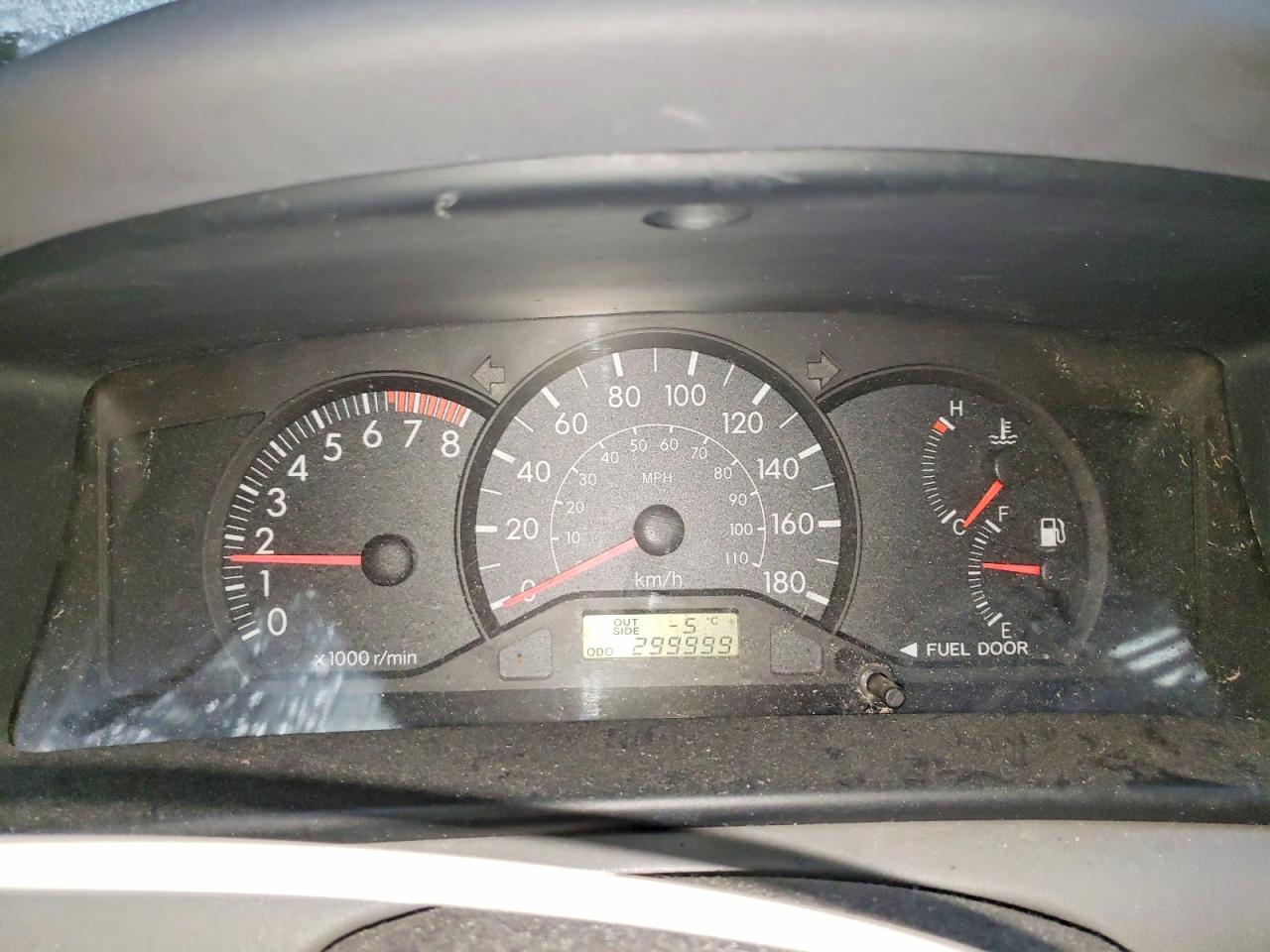 2005 TOYOTA COROLLA CE photo 9