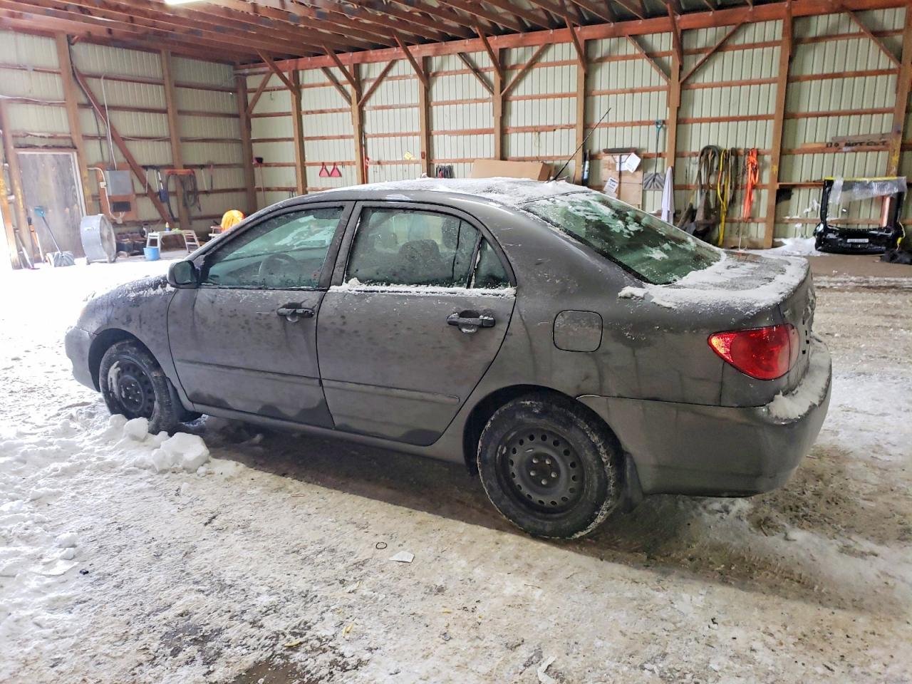 2005 TOYOTA COROLLA CE photo 2