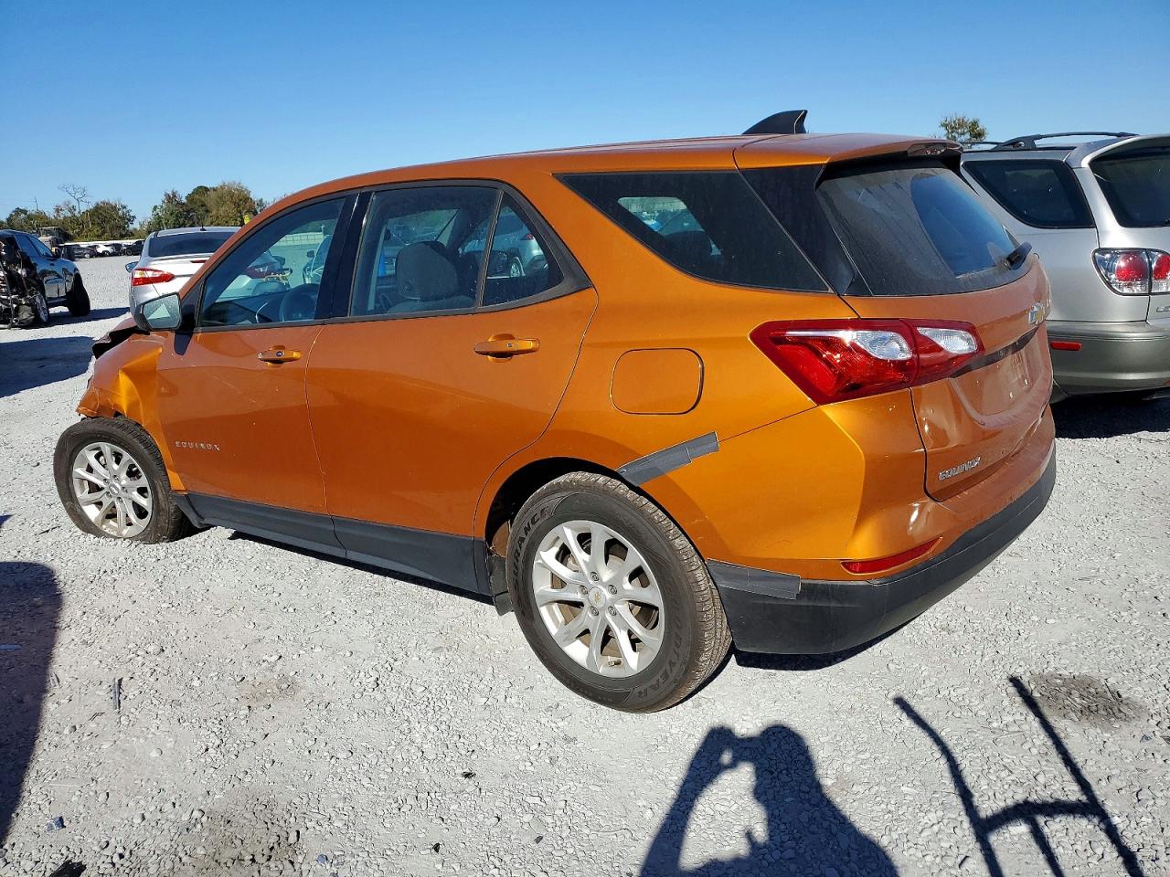 2019 CHEVROLET EQUINOX LS photo 2