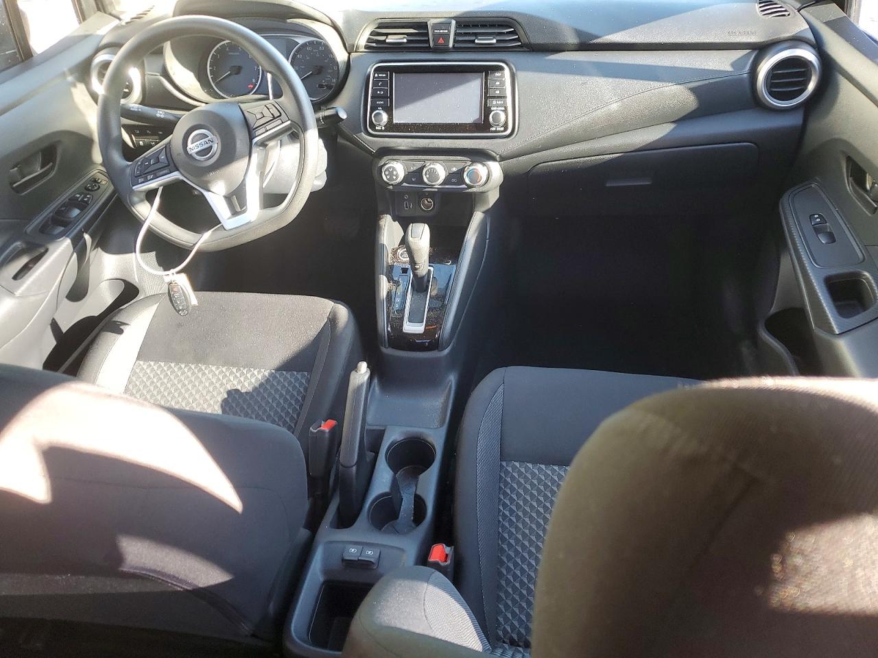 2020 NISSAN VERSA S photo 8