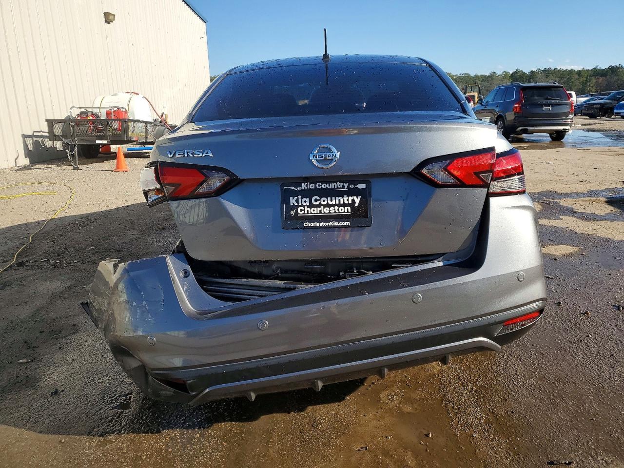 2020 NISSAN VERSA S photo 6