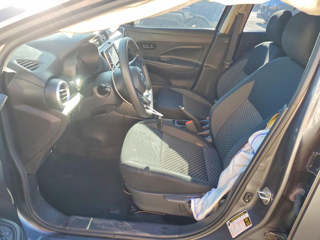 2020 NISSAN VERSA S photo 7