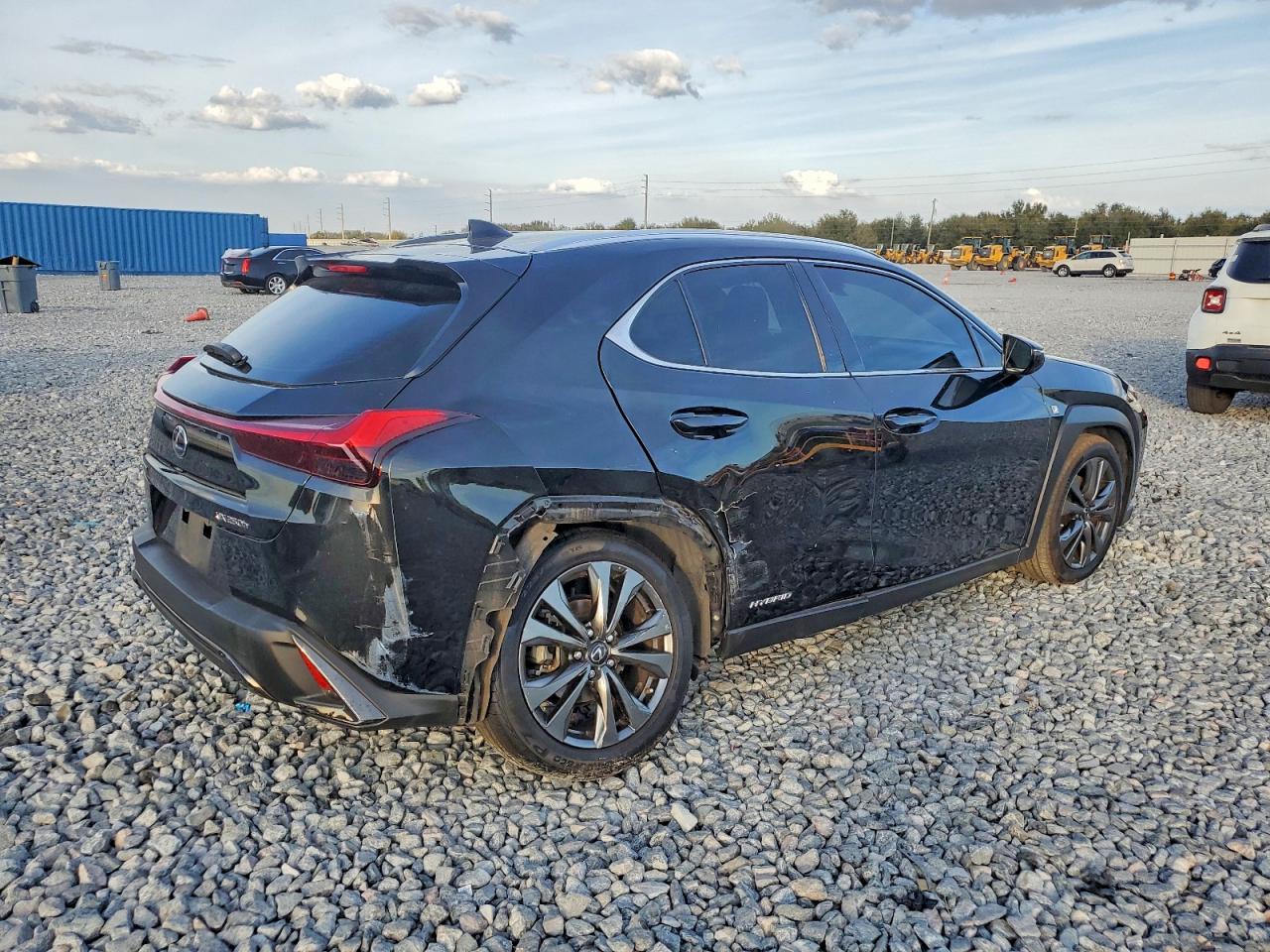 2019 LEXUS UX 250H photo 3