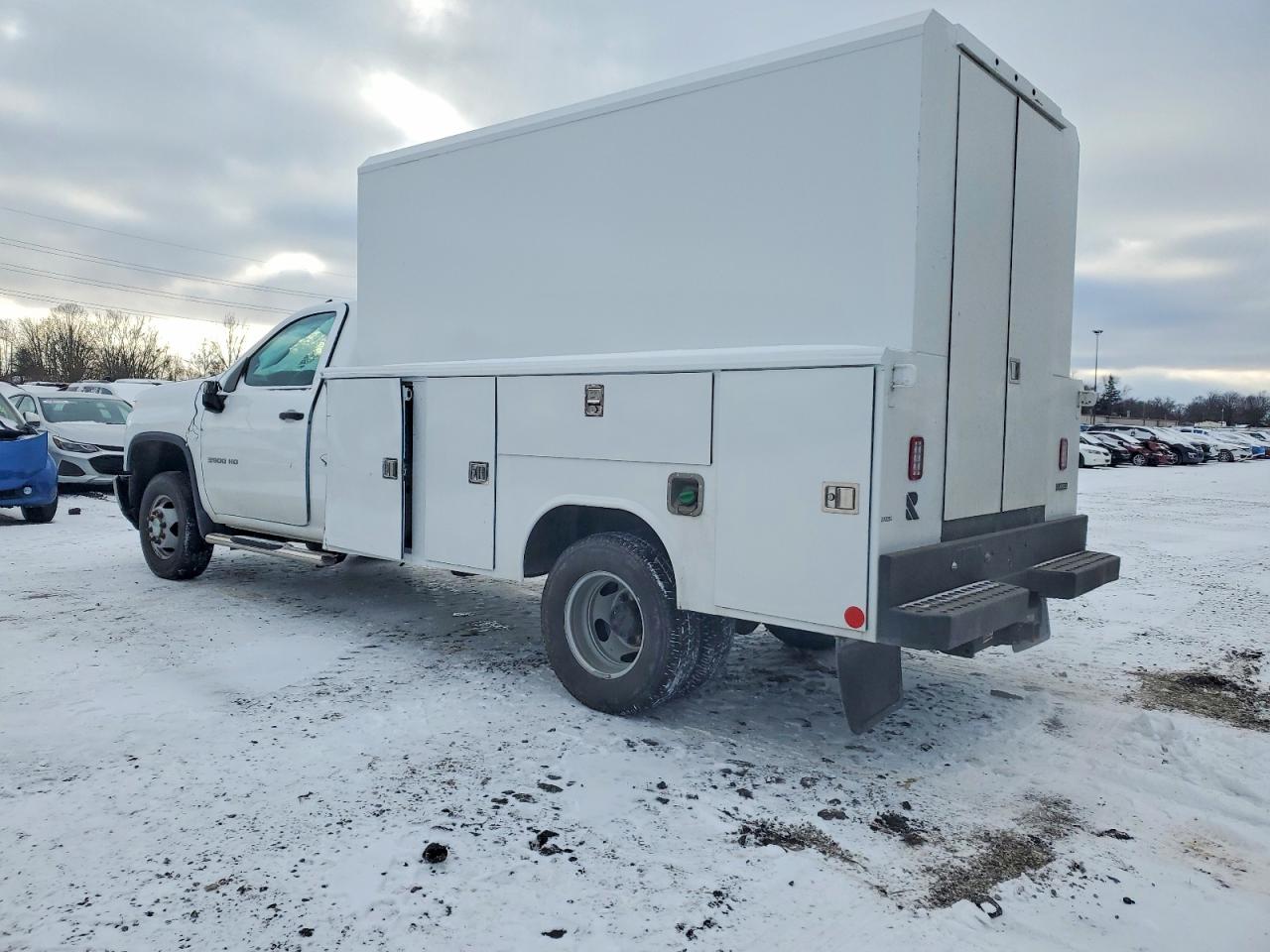 2024 CHEVROLET SILVERADO K3500 photo 2
