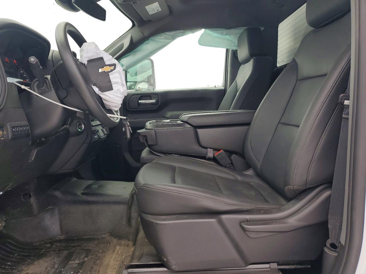 2024 CHEVROLET SILVERADO K3500 photo 7