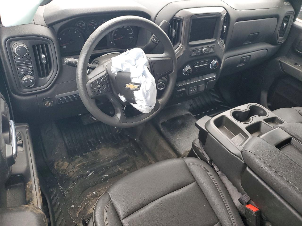 2024 CHEVROLET SILVERADO K3500 photo 8