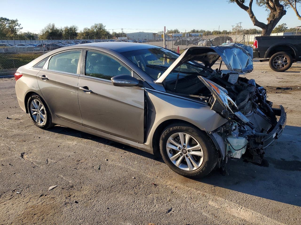 2014 HYUNDAI SONATA GLS photo 4