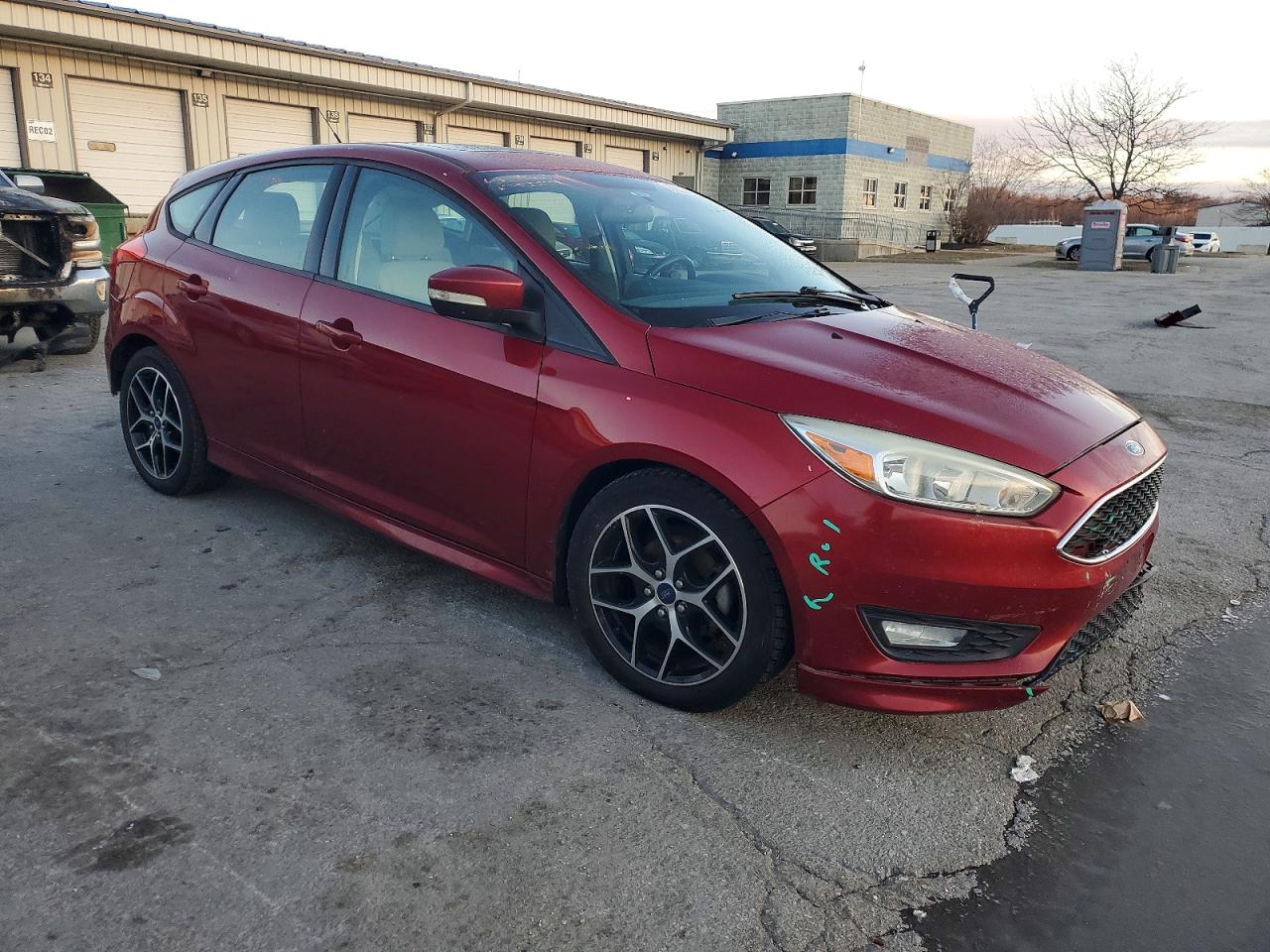 2015 FORD FOCUS SE photo 4