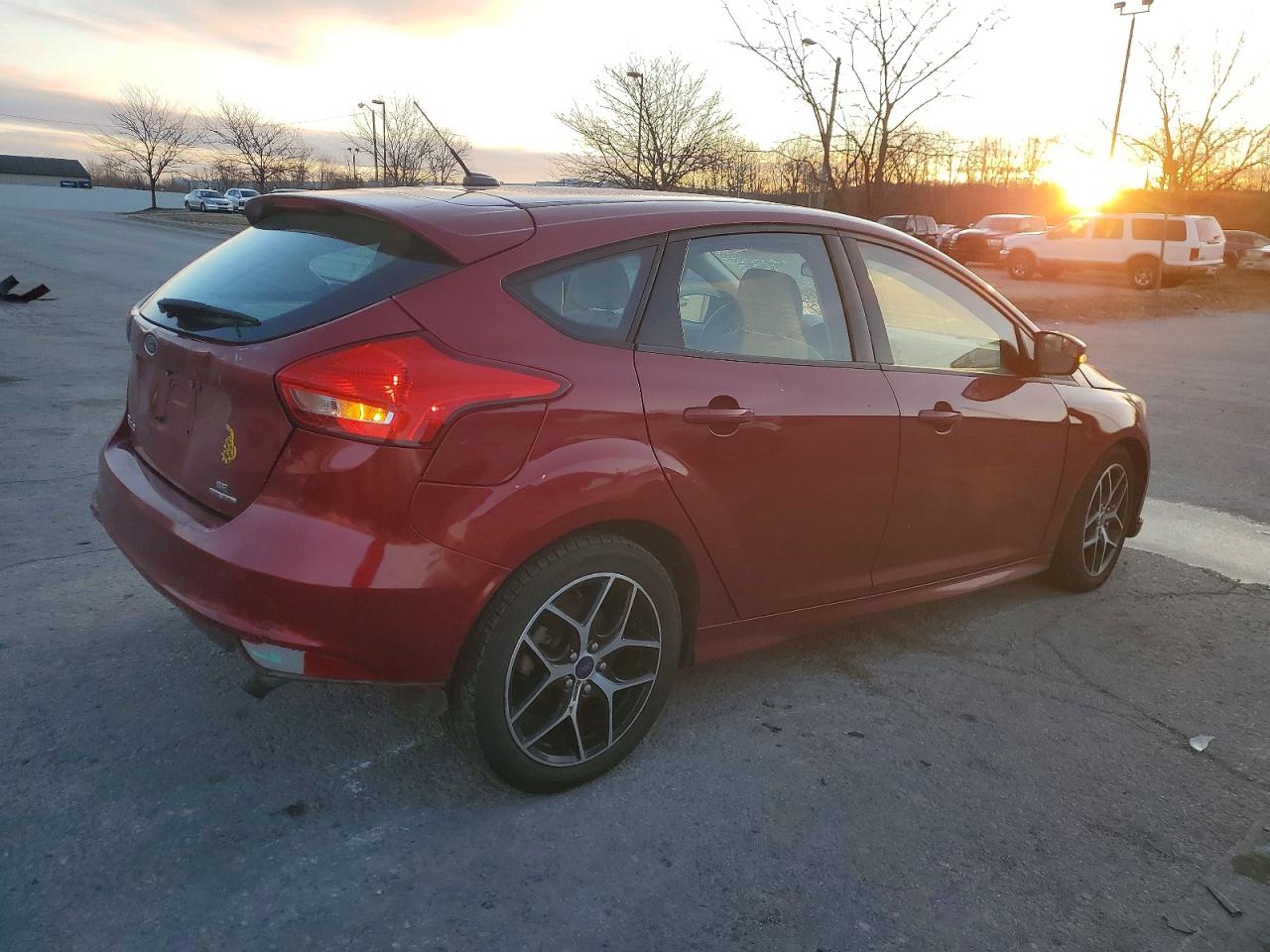 2015 FORD FOCUS SE photo 3