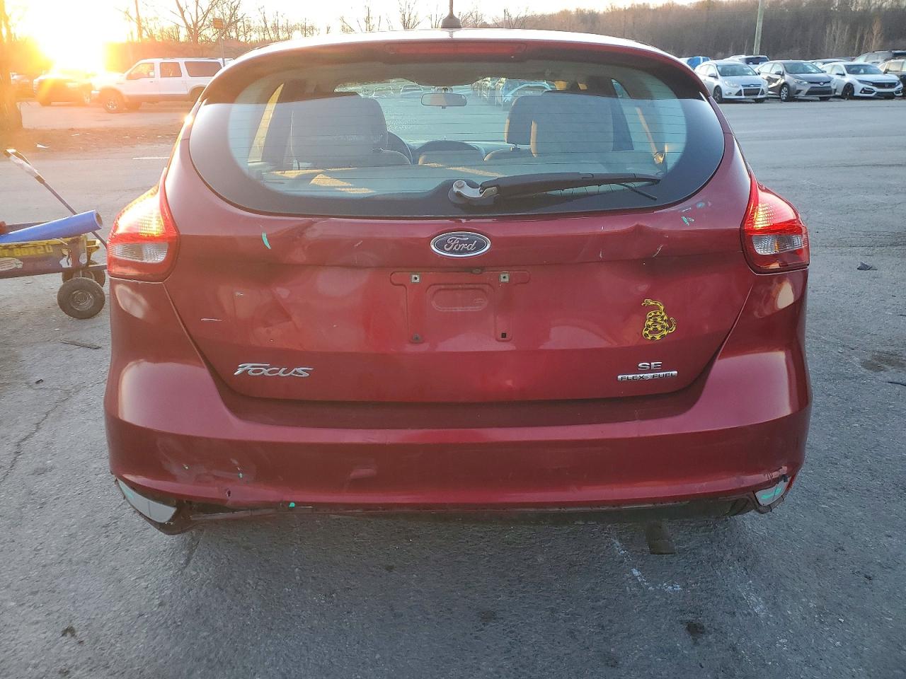 2015 FORD FOCUS SE photo 6