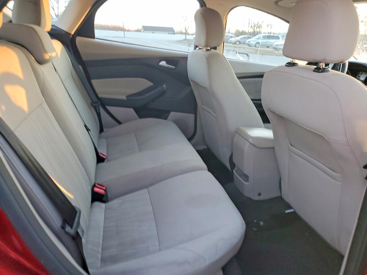 2015 FORD FOCUS SE photo 10