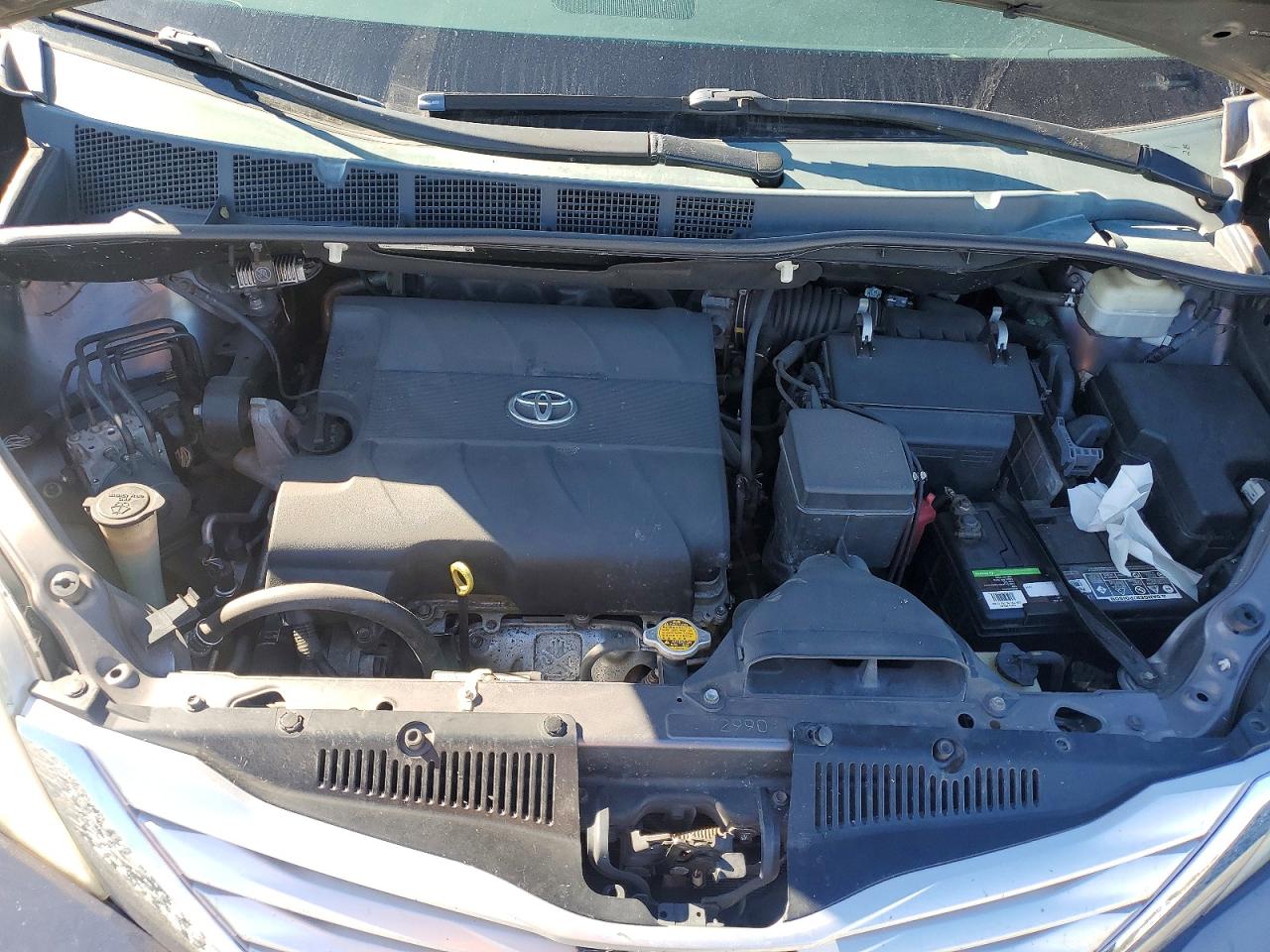 2014 TOYOTA SIENNA XLE photo 12