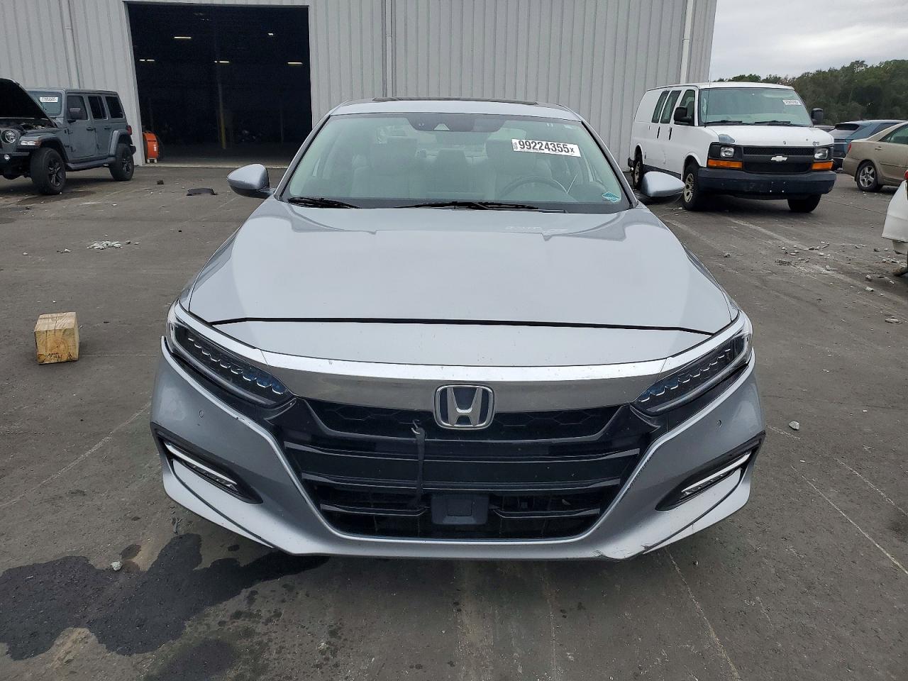 2018 HONDA ACCORD TOURING HYBRID photo 5