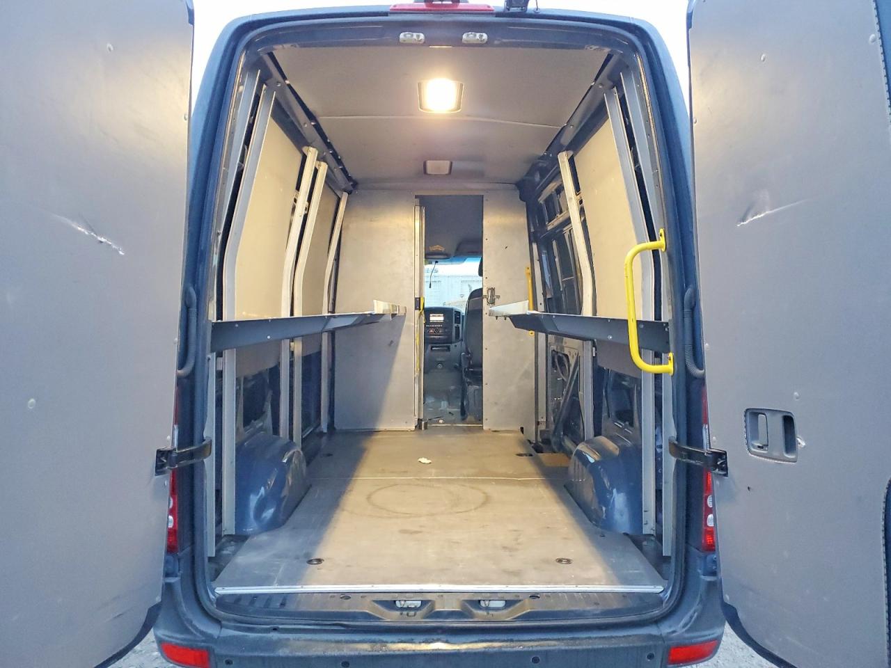 2018 MERCEDES BENZ SPRINTER 2500 DELIVERY VAN photo 10