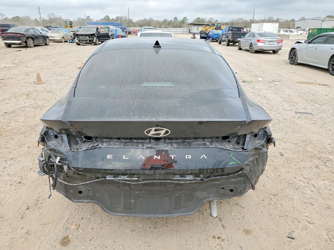 2025 HYUNDAI ELANTRA SE photo 6