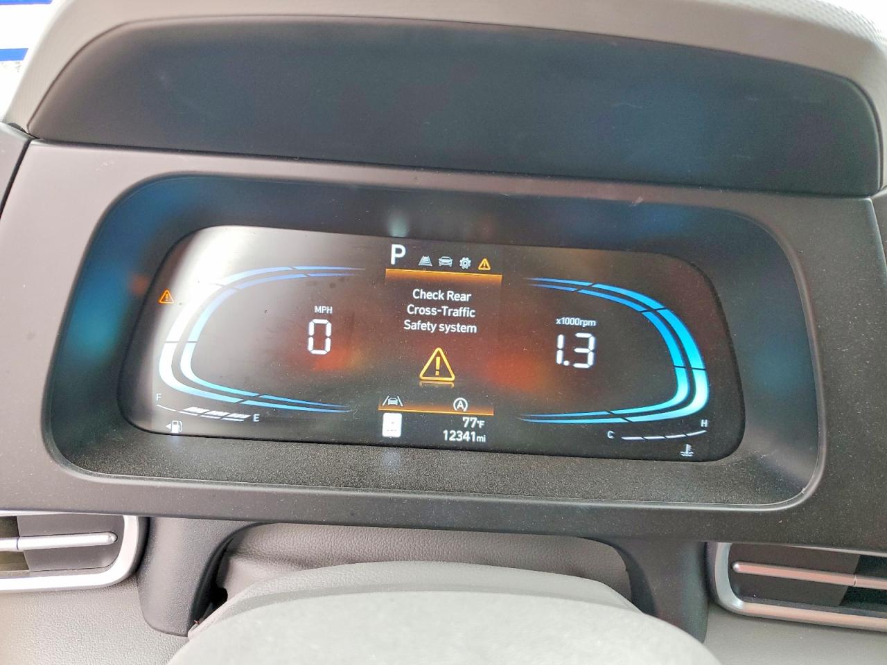 2025 HYUNDAI ELANTRA SE photo 9