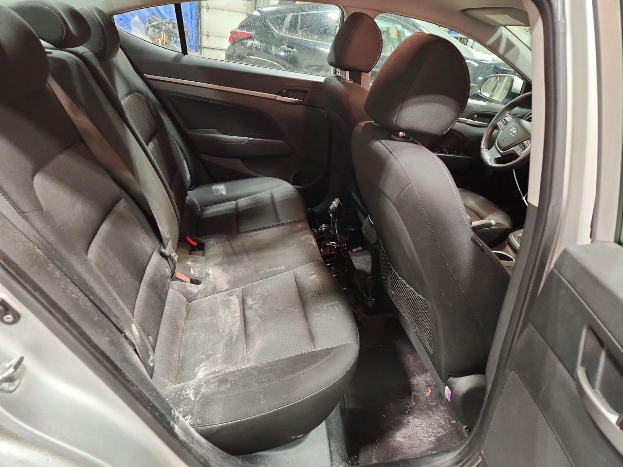 2017 HYUNDAI ELANTRA SE photo 10