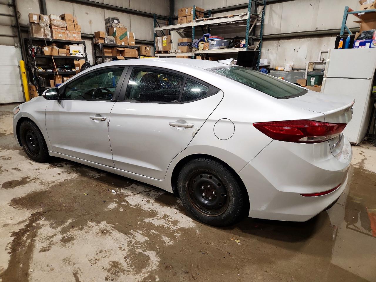 2017 HYUNDAI ELANTRA SE photo 2