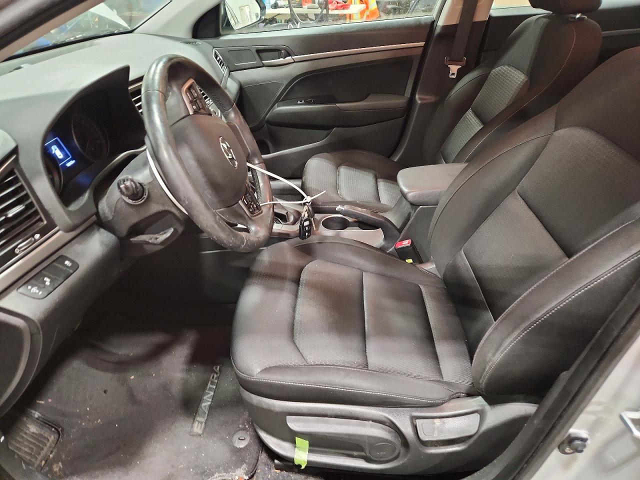 2017 HYUNDAI ELANTRA SE photo 7