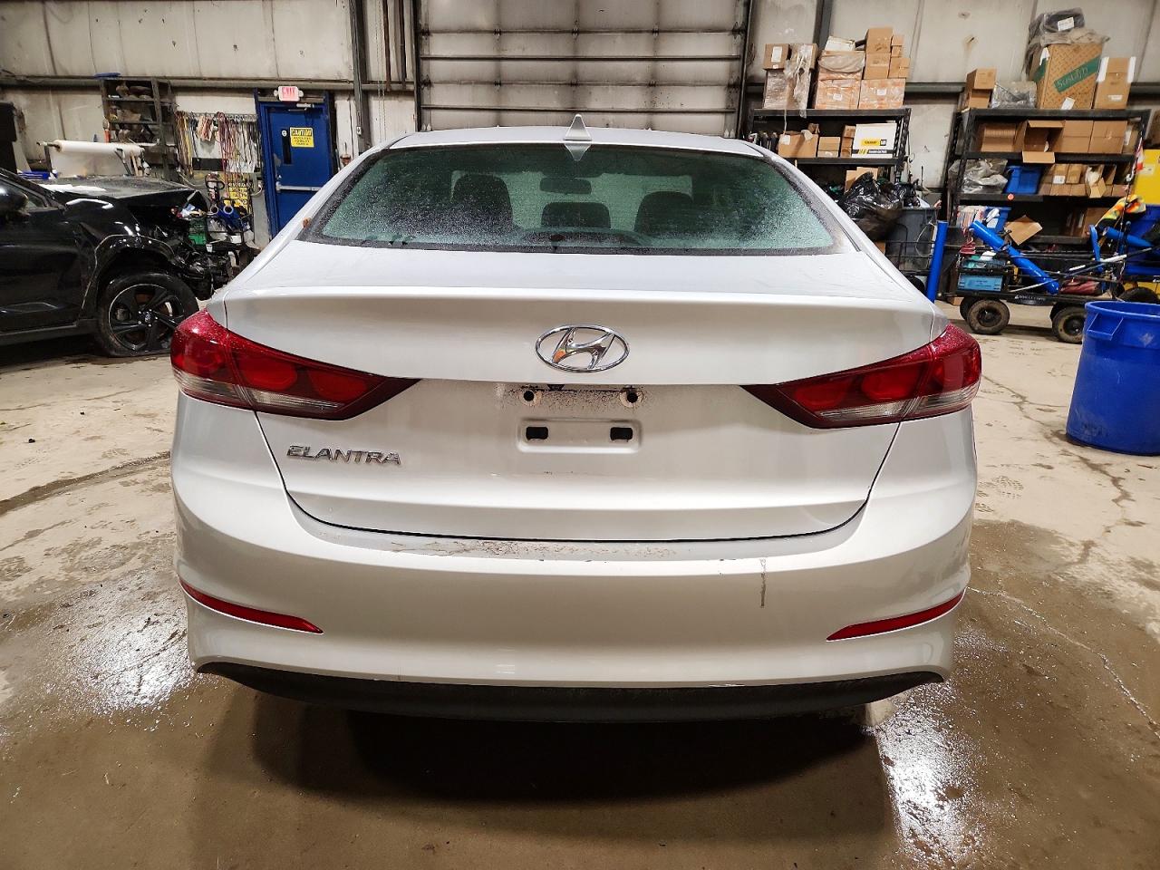 2017 HYUNDAI ELANTRA SE photo 6