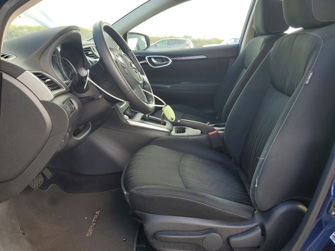 2019 NISSAN SENTRA S photo 7