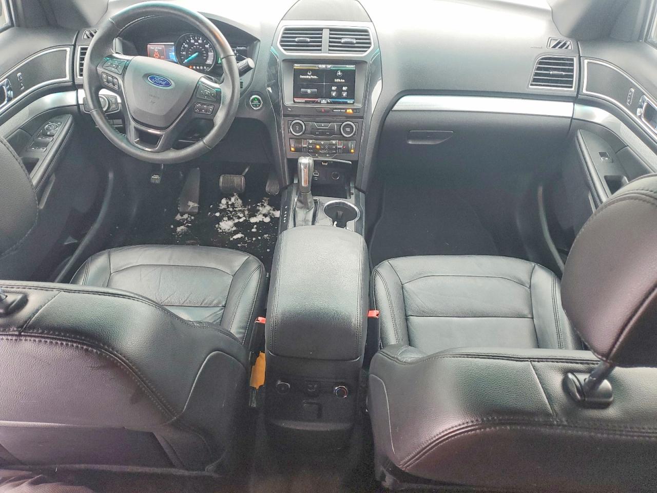 2016 FORD EXPLORER XLT photo 8