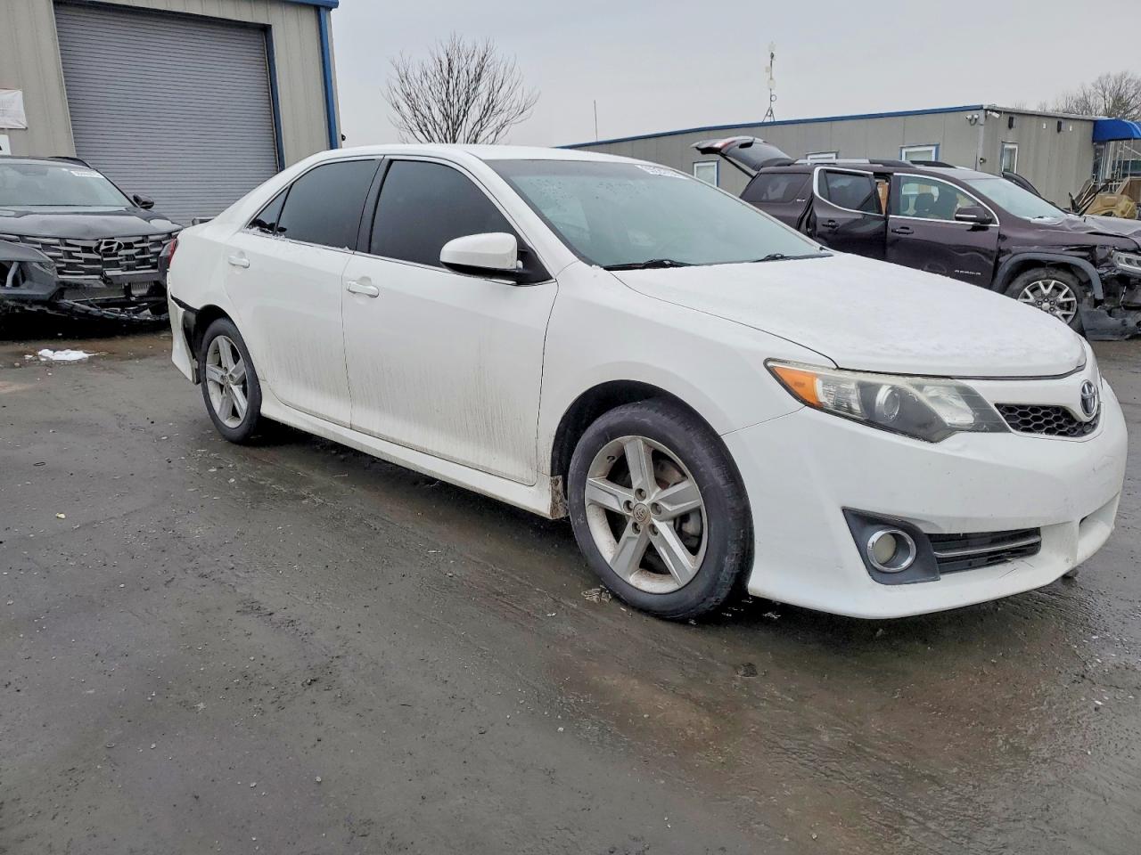 2012 TOYOTA CAMRY BASE photo 4