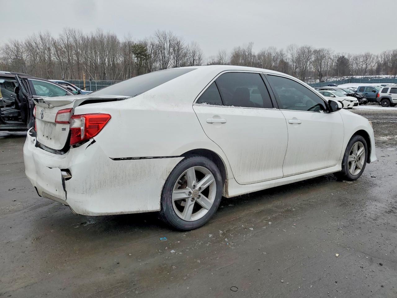 2012 TOYOTA CAMRY BASE photo 3