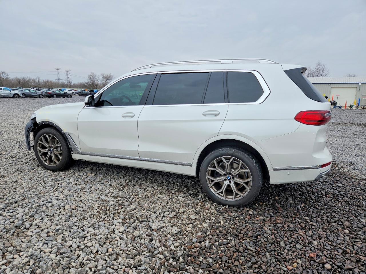 2022 BMW X7 XDRIVE40I photo 2
