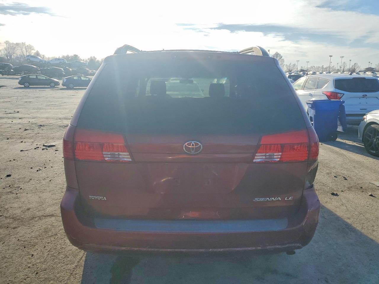 2004 TOYOTA SIENNA CE photo 6