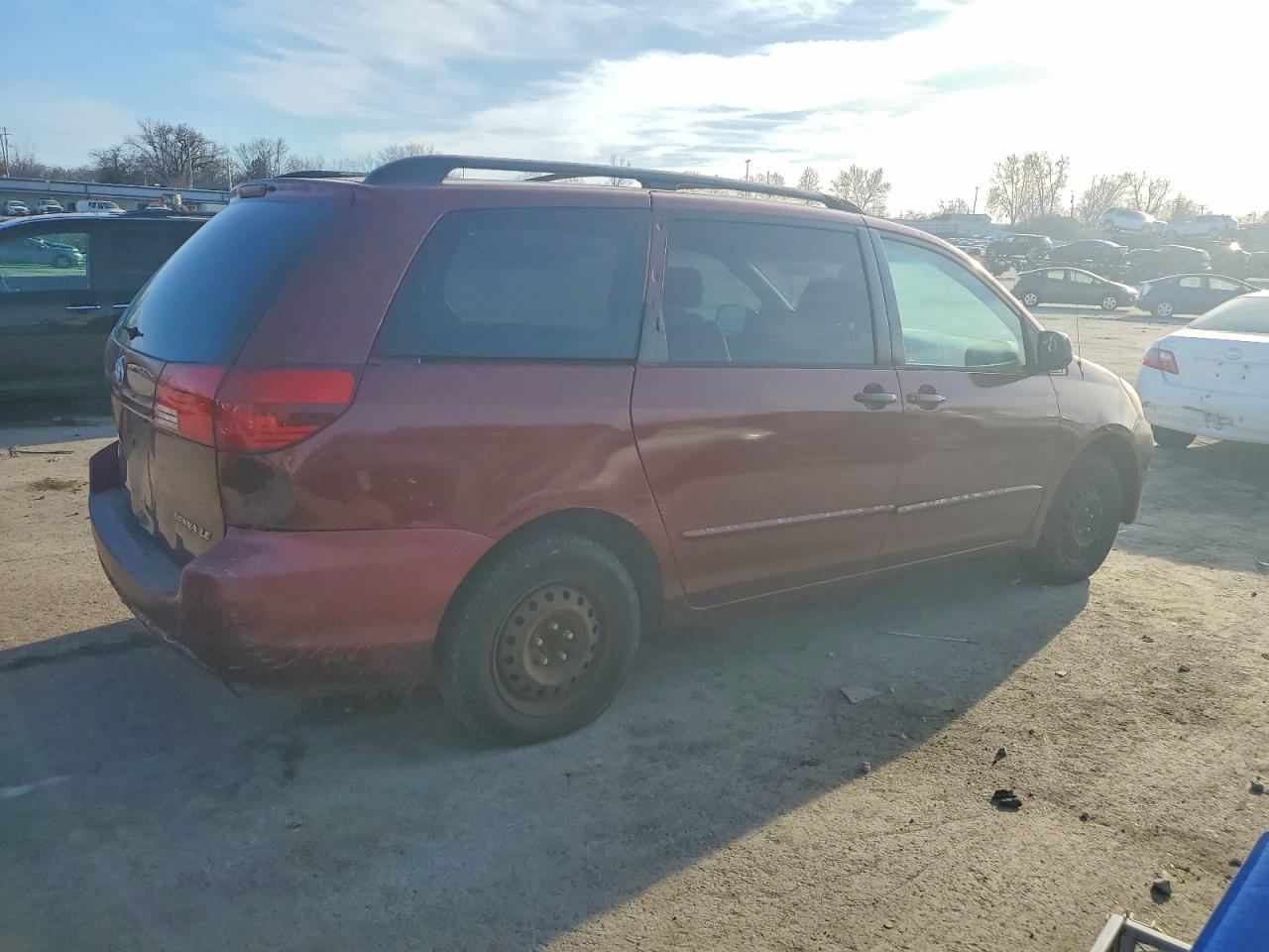 2004 TOYOTA SIENNA CE photo 3