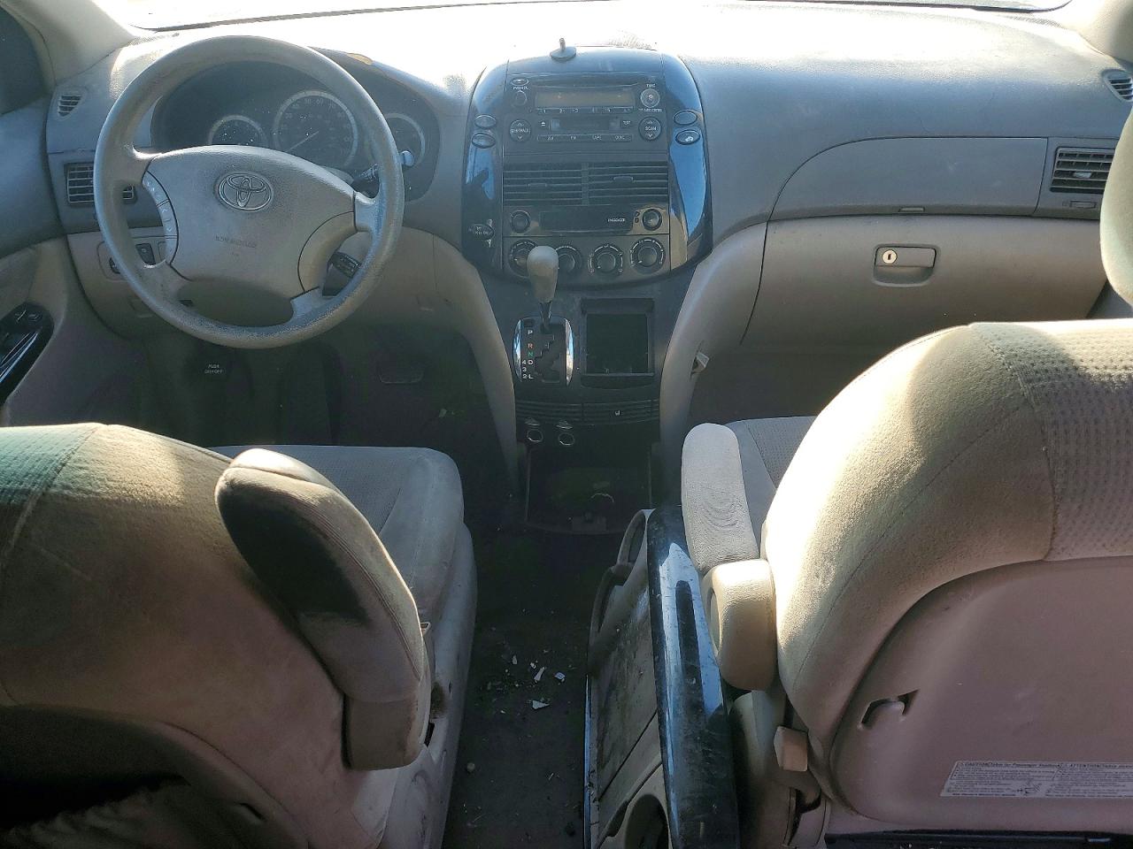 2004 TOYOTA SIENNA CE photo 8