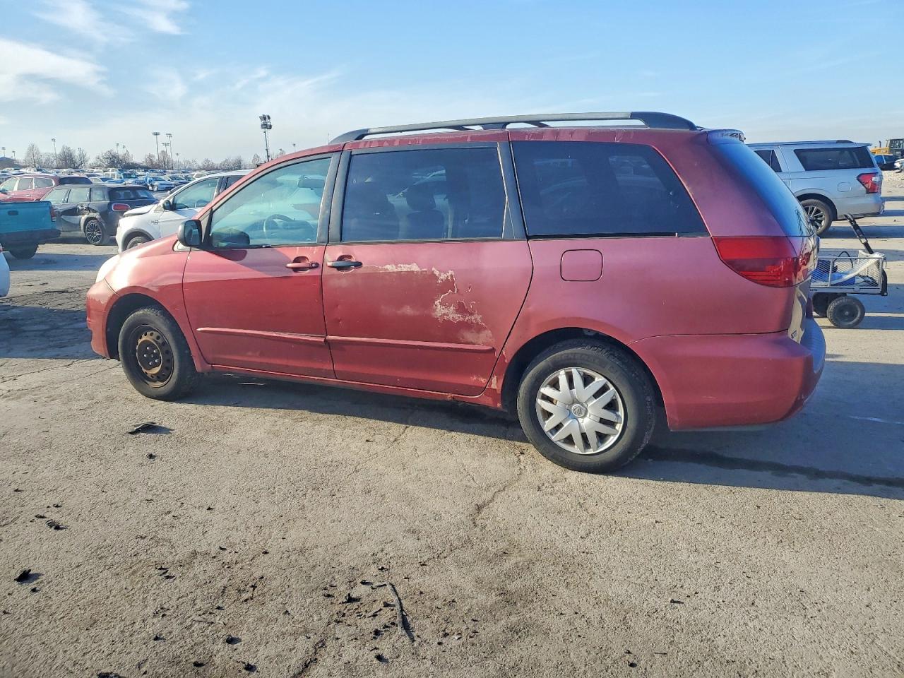 2004 TOYOTA SIENNA CE photo 2