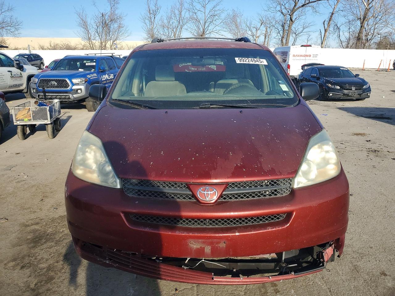 2004 TOYOTA SIENNA CE photo 5