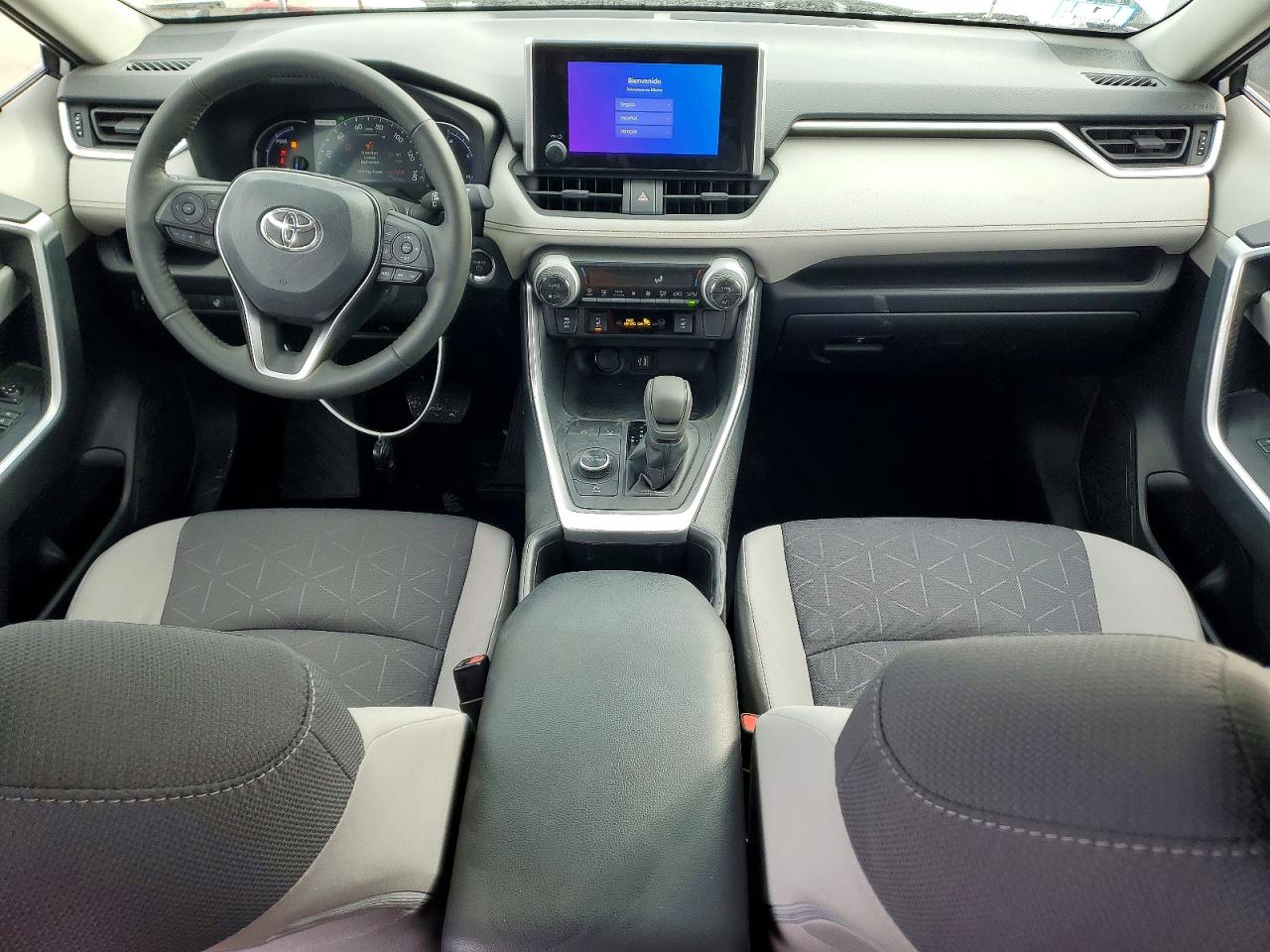 2024 TOYOTA RAV4 XLE photo 8