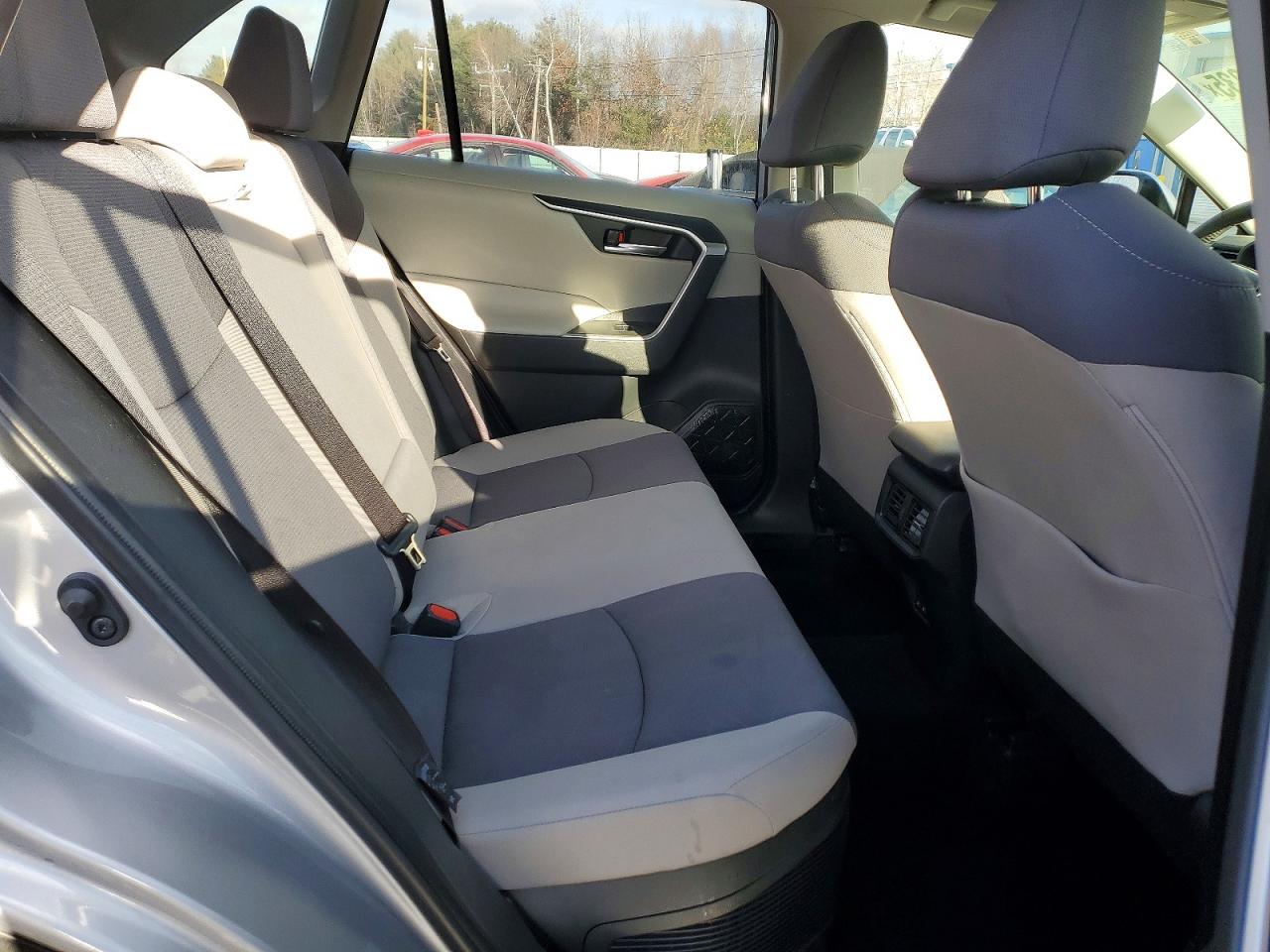 2024 TOYOTA RAV4 XLE photo 11