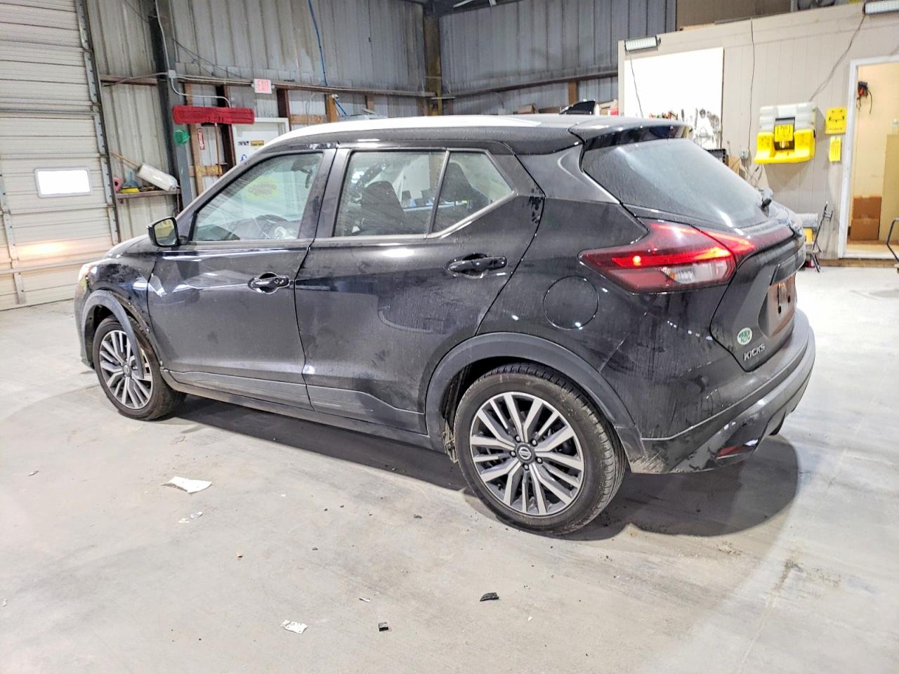 2021 NISSAN KICKS SV photo 2